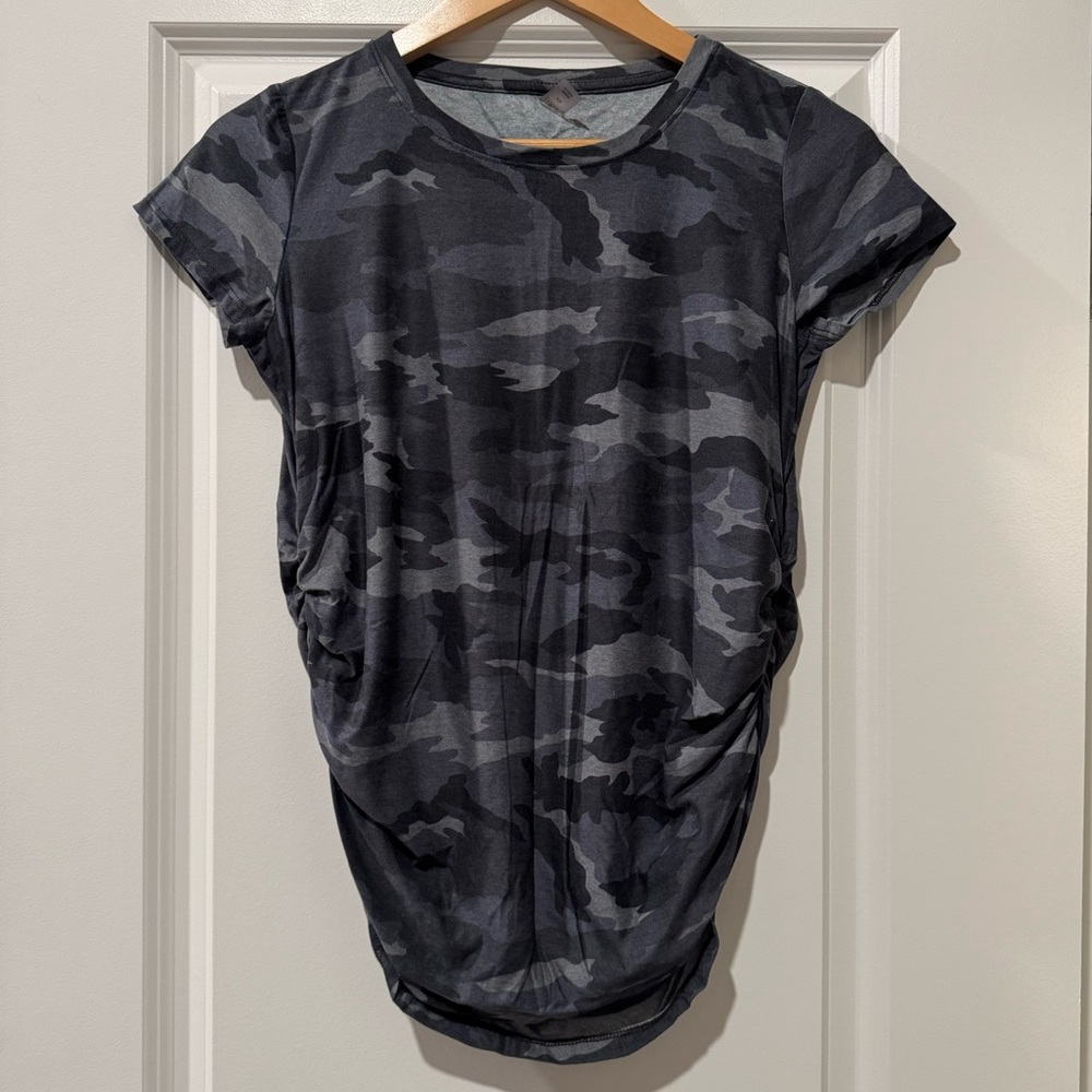 Beyond The Bump By Beyond Yoga Featherweight One & Only Maternity Tee Camo Gray